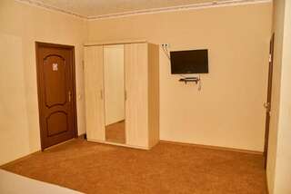 Мотели Hotel Uyut Dimitrov Большой двухместный номер с 1 кроватью-2