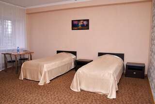 Мотели Hotel Uyut Dimitrov Двухместный номер с 2 отдельными кроватями-2