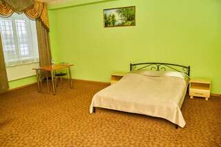 Мотели Hotel Uyut Dimitrov Большой двухместный номер с 1 кроватью-3