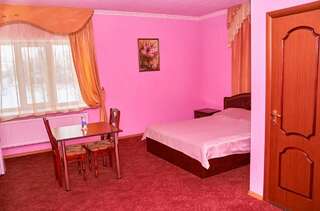 Мотели Hotel Uyut Dimitrov Большой двухместный номер с 1 кроватью-10