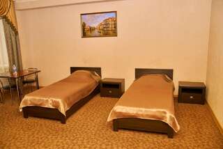 Мотели Hotel Uyut Dimitrov Двухместный номер с 2 отдельными кроватями-3
